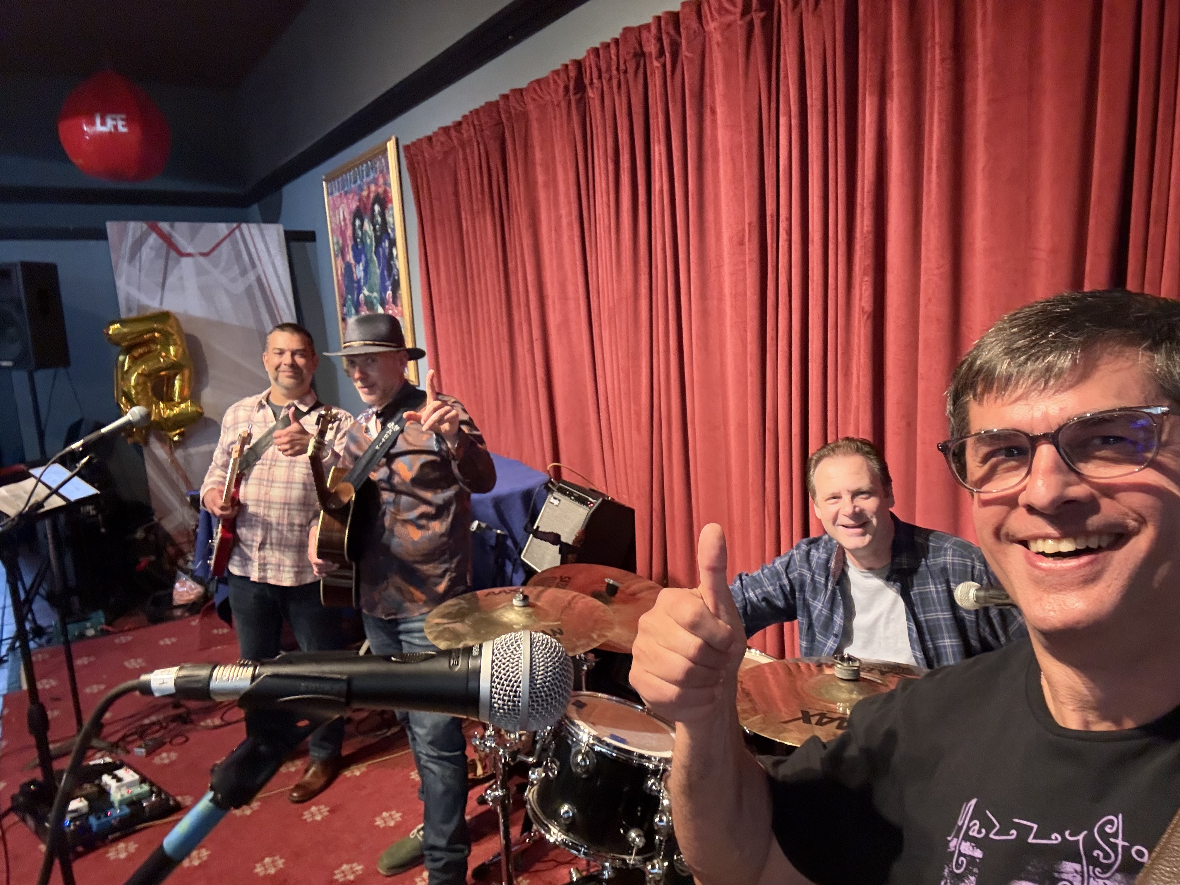 The David Hobbes Band performing live